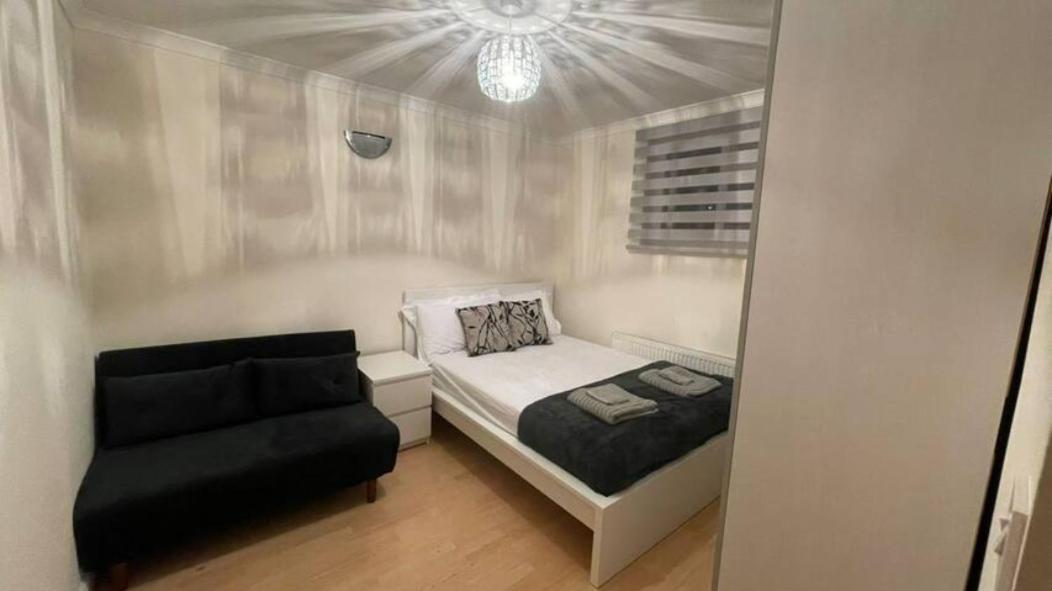 Entire 3 Bedroom Home - Minutes To Emirates Stadium! London Eksteriør billede