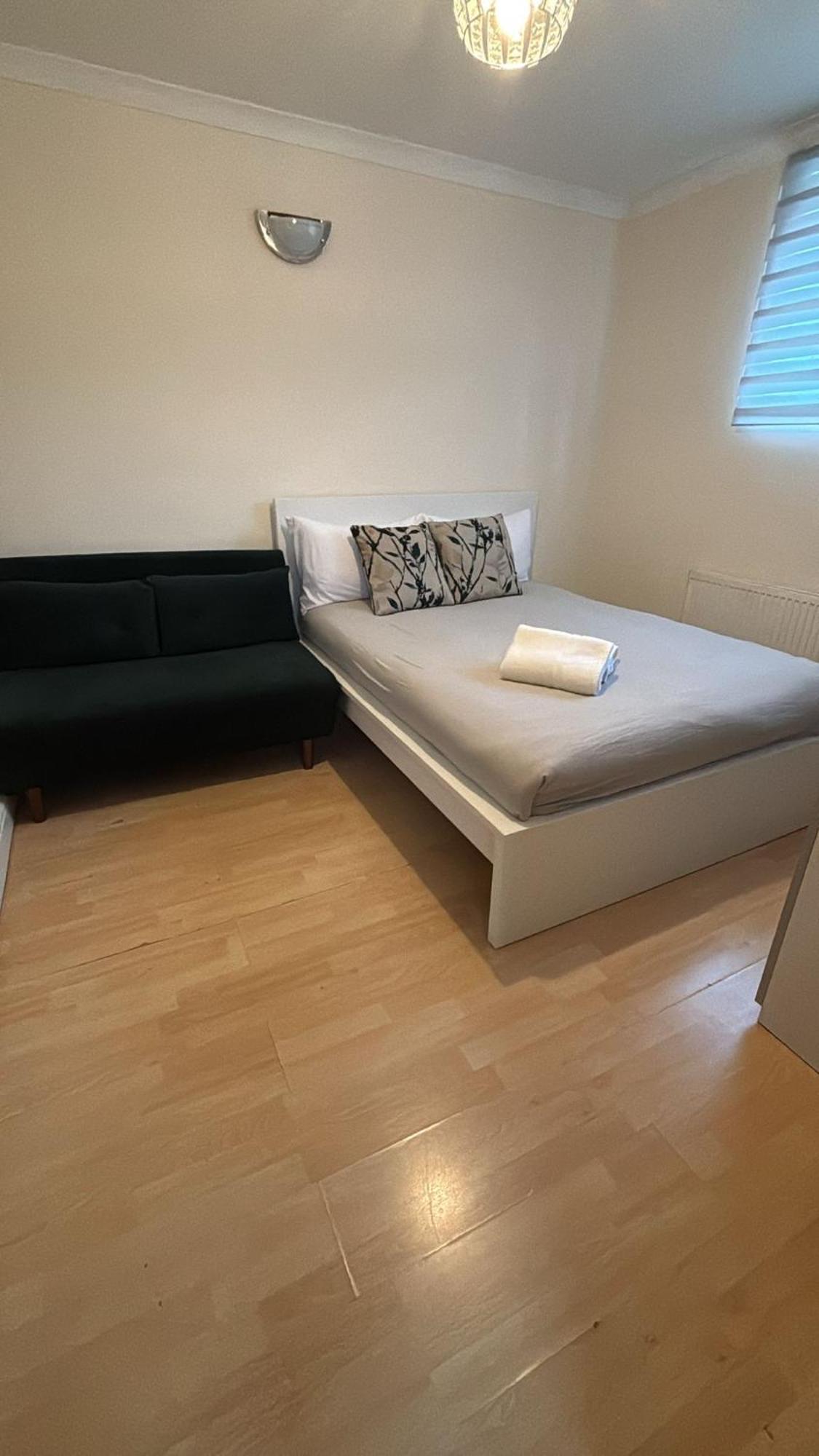 Entire 3 Bedroom Home - Minutes To Emirates Stadium! London Eksteriør billede